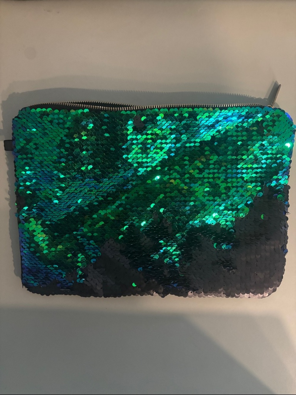 Reversible Mermaid Sequin Zip Pouch - Green/Blue
0038
